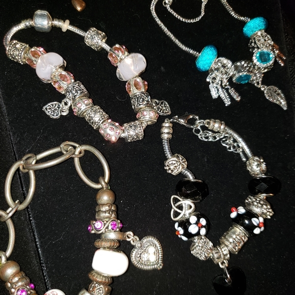 Various bracelets - Picture 2 of 5